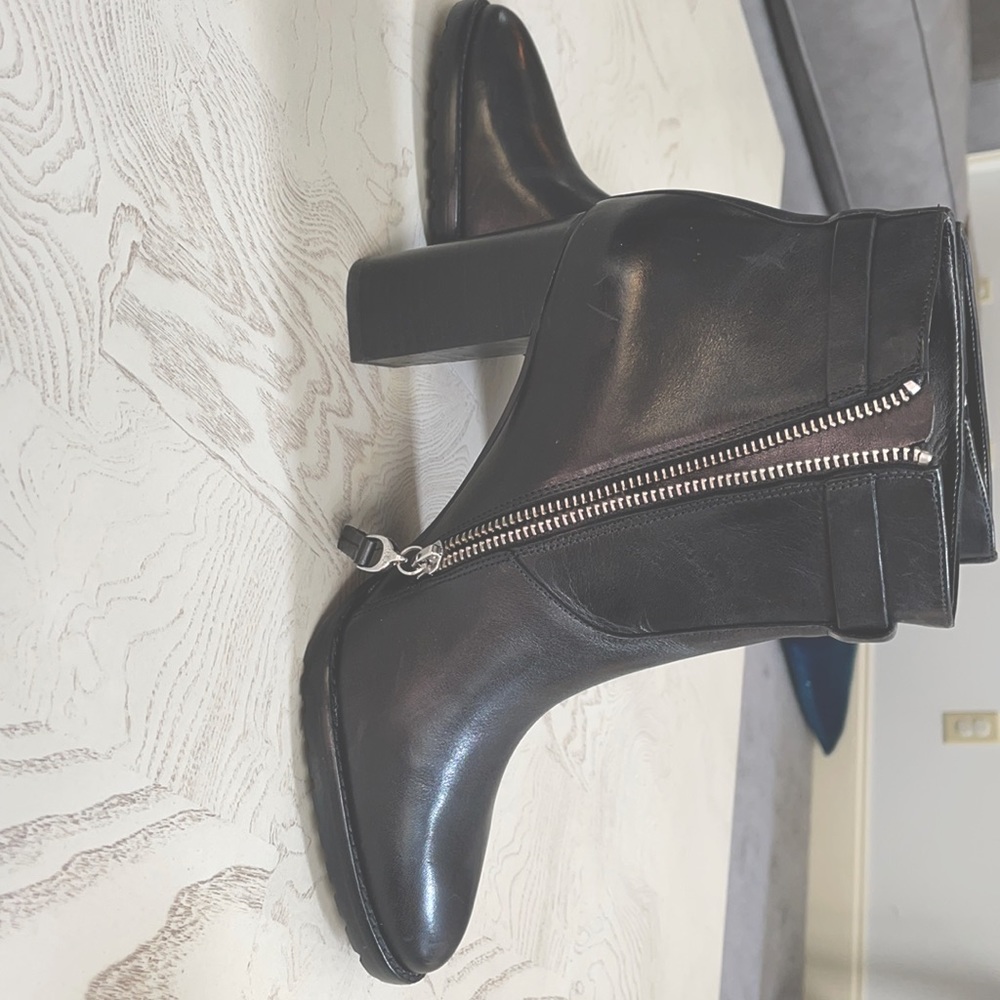 Polo Ralph Lauren leather booties! Size 8.5!